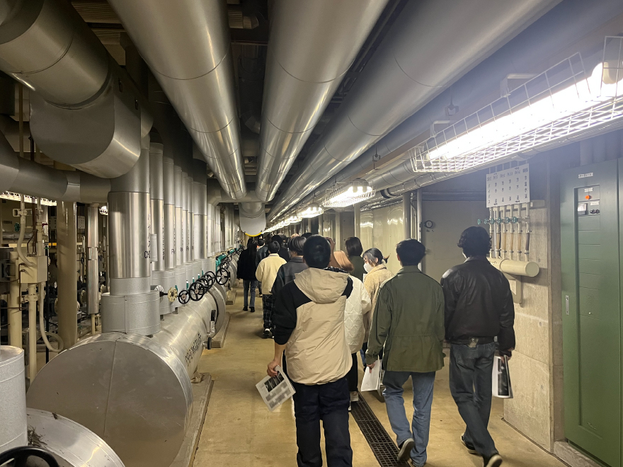 劇場地下の空調ダクト
